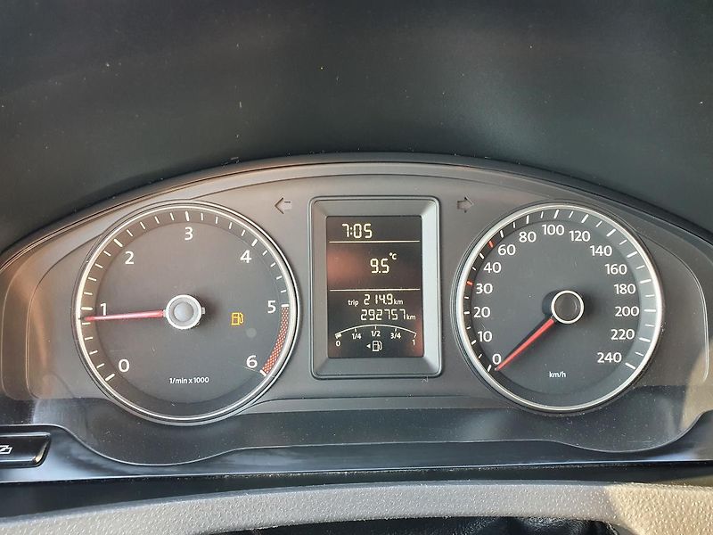 Volkswagen Multivan (2010) 2L 103kw, pěkný stav,  splátky - fotka 19 z 32