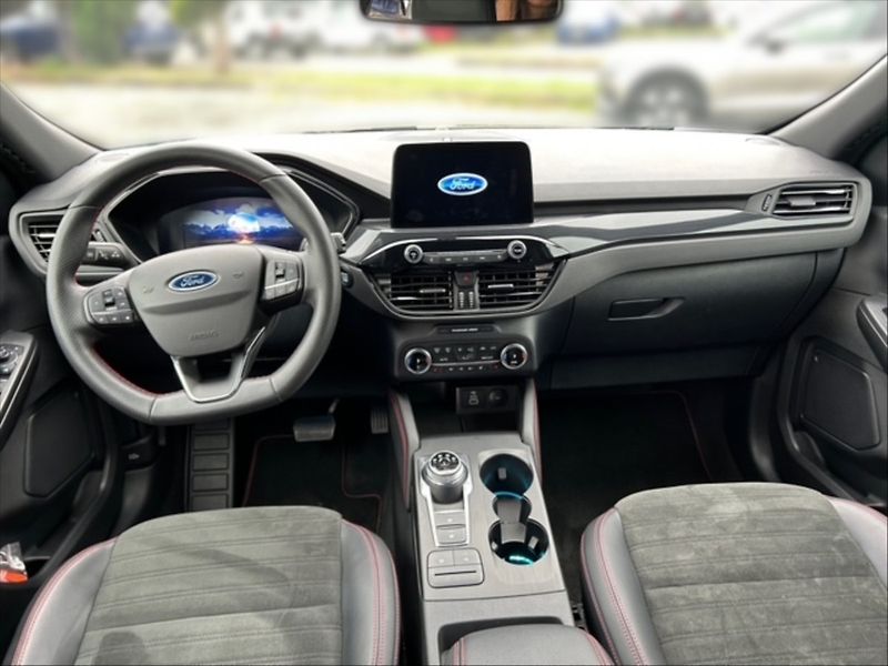 Ford Kuga 2,5 DT HEV ST-LineX AWD AT - fotka 9 z 11