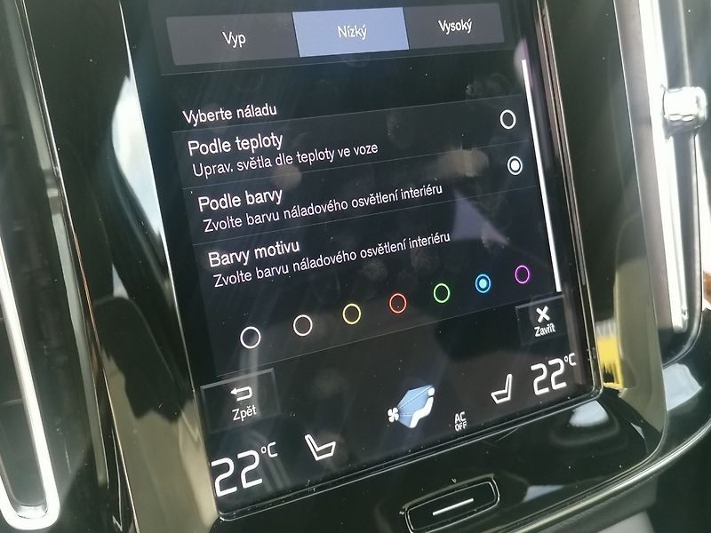 Volvo XC40 (2022) 1.5 T3 R-DESIGN Aut. - fotka 20 z 35