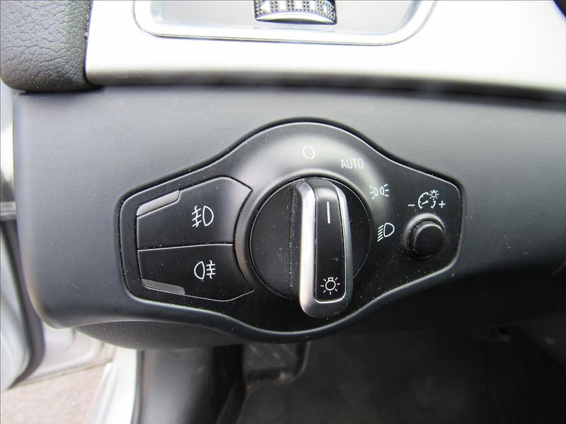 Audi A4 Avant 2,0 TDi 130KW Attraction - fotka 24 z 36