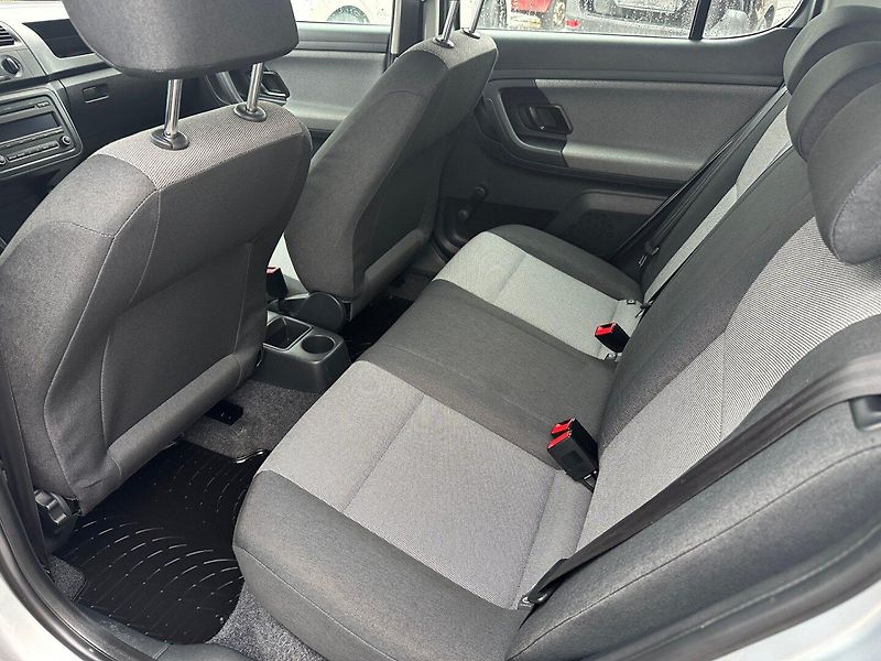 Škoda Fabia (2010) 1.2Tsi 63kw - fotka 10 z 23