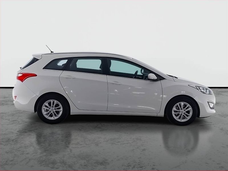 Hyundai i30 (2014) 1.6 CRDi, ČR,1.maj, Tempomat - fotka 6 z 17