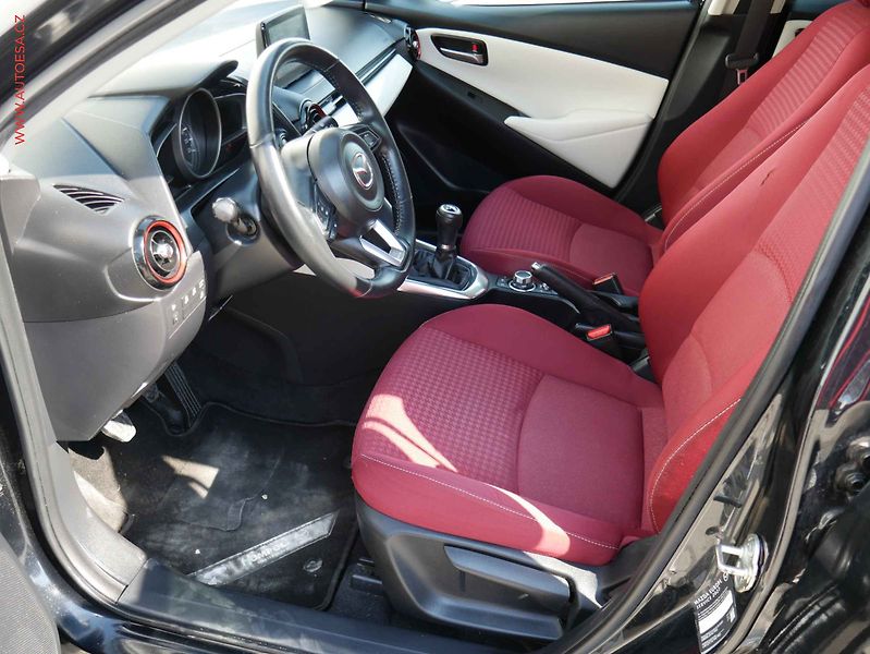 Mazda 2 (2017) 1.5 i, Sport, navi, +kola - fotka 9 z 21