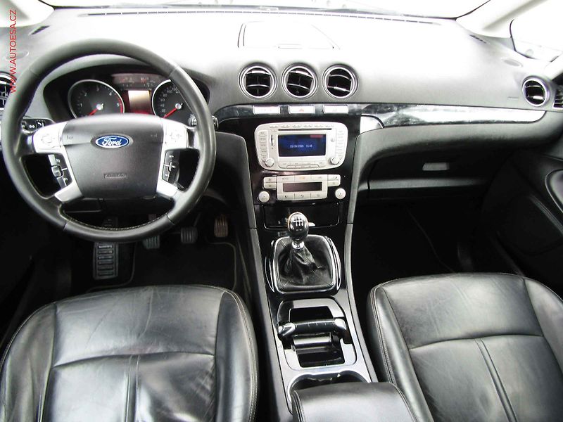 Ford Galaxy (2010) 2.0 TDCi, 2.maj, TZ, p.čidla - fotka 8 z 21