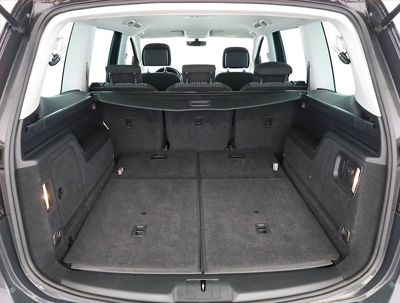 Seat Alhambra (2017) 2.0 TSI, Automat, 7 míst - fotka 20 z 21