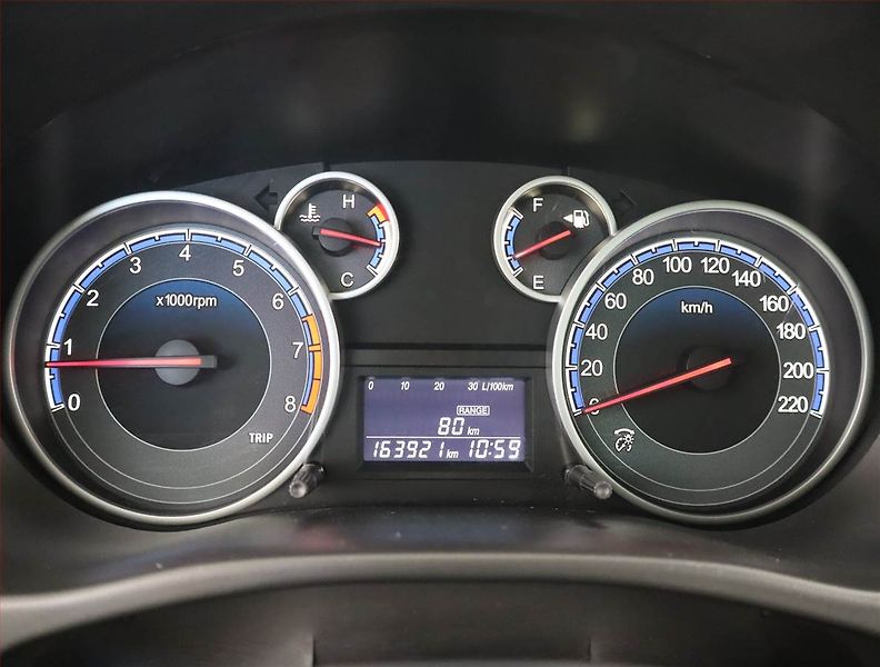 Suzuki SX4 (2012) 1.6 VVT - fotka 11 z 17