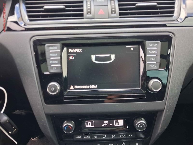 Škoda Rapid (2015) 1.2 TSi, Sport, bixen, panor - fotka 17 z 18