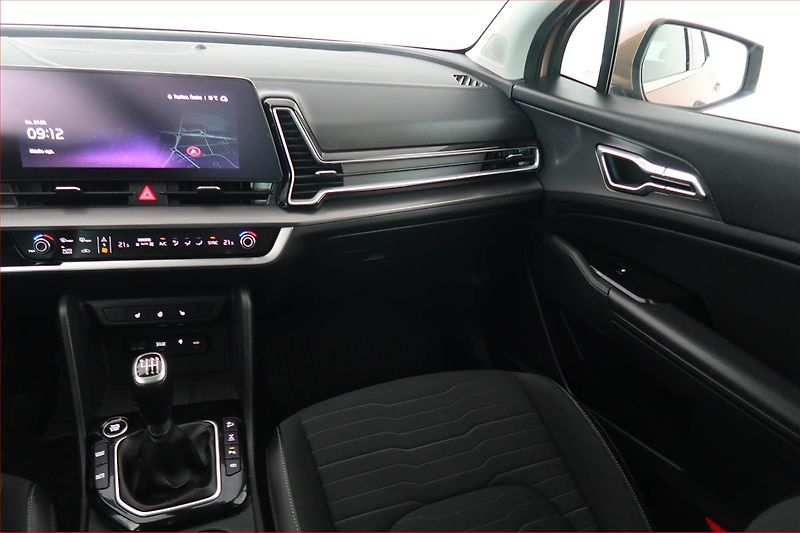 Kia Sportage (2022) 1.6 T-GDI MHEV - fotka 8 z 20