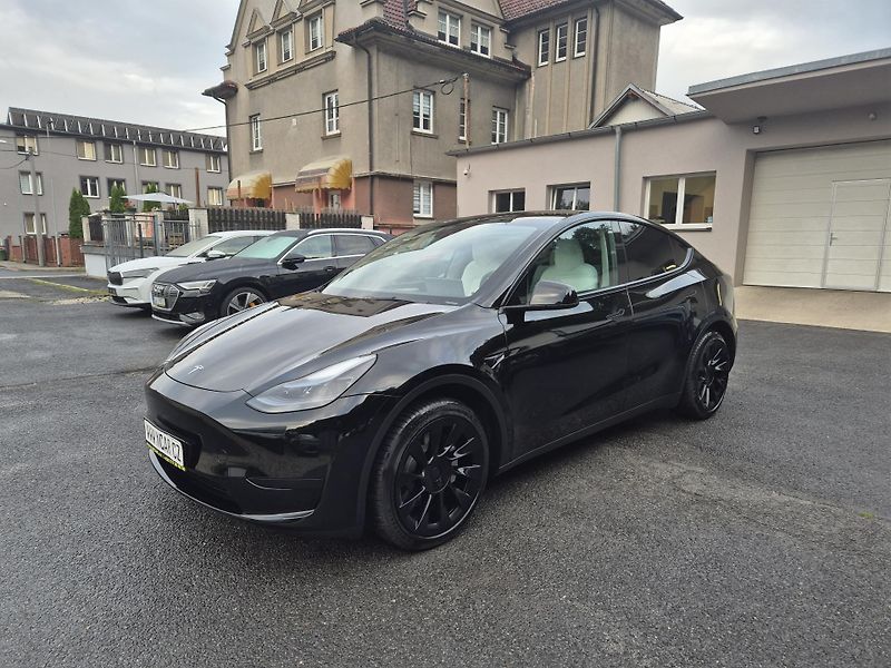 Tesla Model Y ZAMLUVENO ! 220kw TZ 92,5 % - fotka 2 z 48