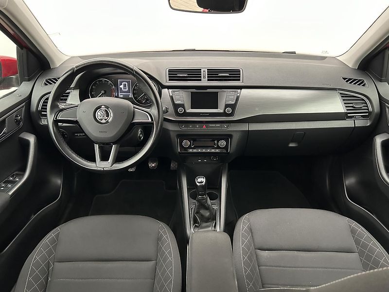 Škoda Fabia 1.0 TSI Style - fotka 6 z 26