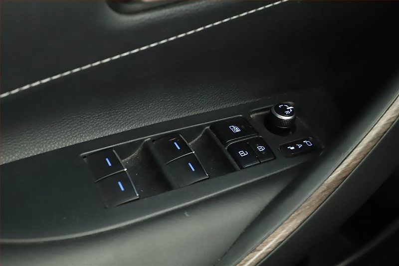 Toyota Corolla (2021) 1.8 Hybrid - fotka 16 z 16