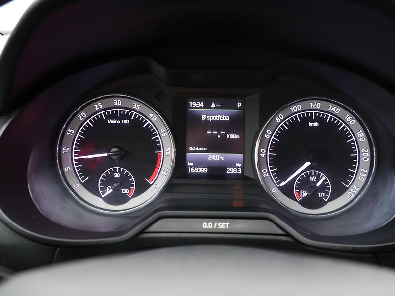 Škoda Octavia 1,6 TDI DSG Style+ LED Kůže - fotka 13 z 24