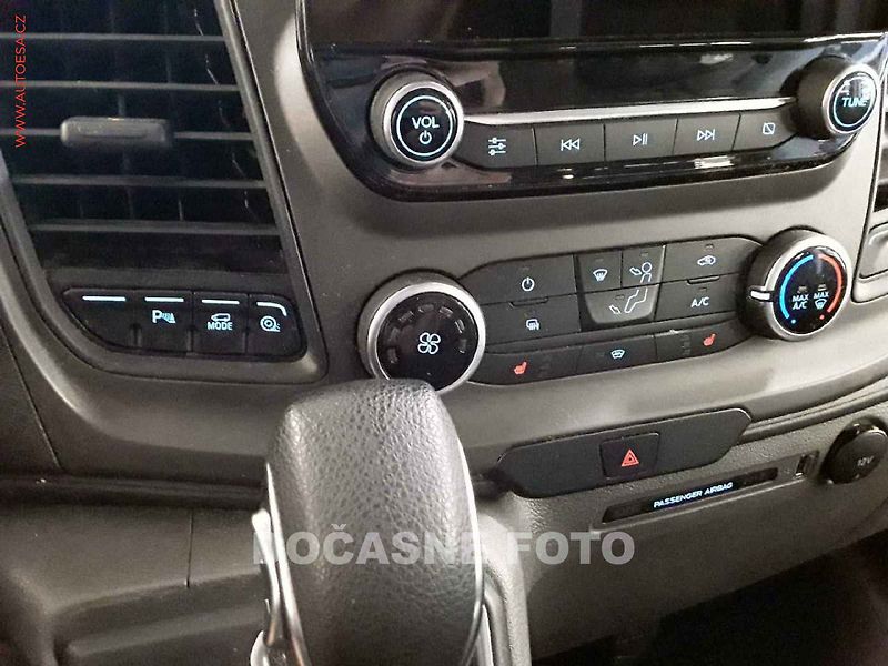 Ford Transit Custom (2022) 2.0TDCi L2 6míst, Trend - fotka 12 z 19