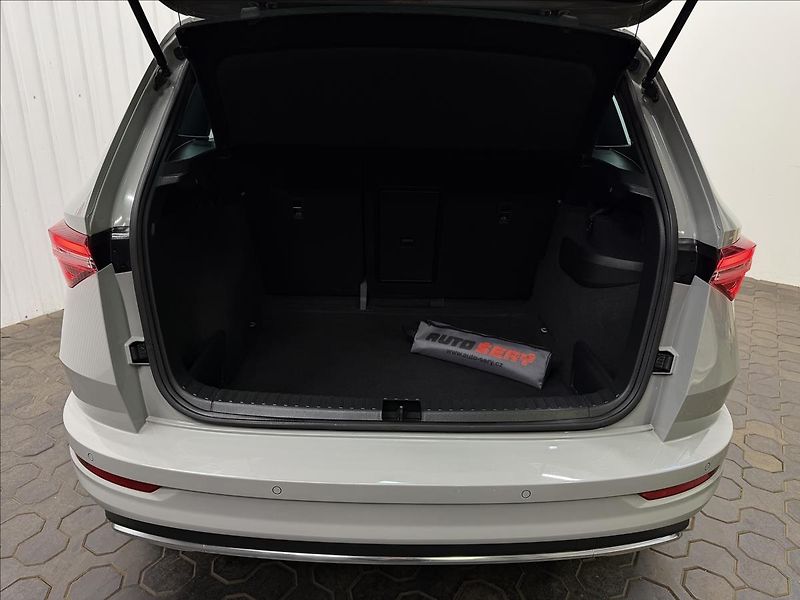 Škoda Karoq 2.0TDI DSG ACC SPORTLINE - fotka 32 z 37