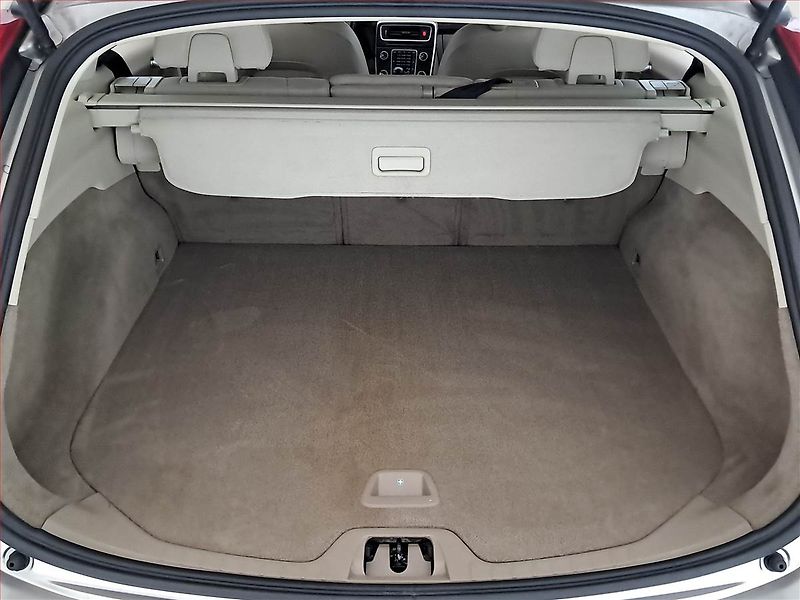 Volvo V60 (2011) D3 2.0, po STK, Tažné - fotka 13 z 16