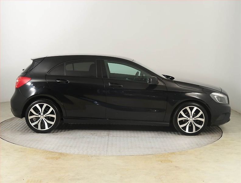 Mercedes-Benz Třídy A (2013) A 180 CDI , Automat, Kůže - fotka 6 z 18