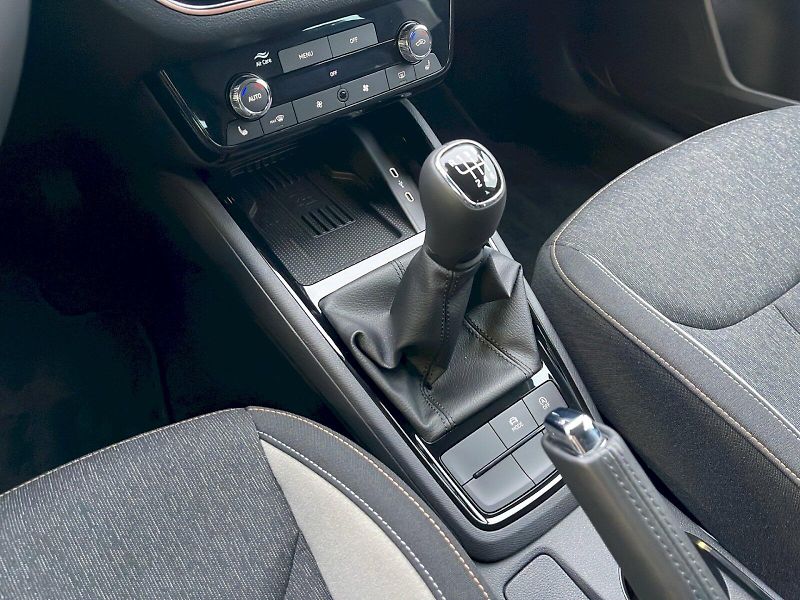 Škoda Scala (2024) 1.5 TSI 110kW Top Selection - fotka 13 z 35