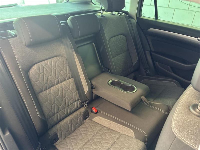 Volkswagen Passat 2,0 TDI,IQ LIGHT,EL.SEDADLA - fotka 7 z 11