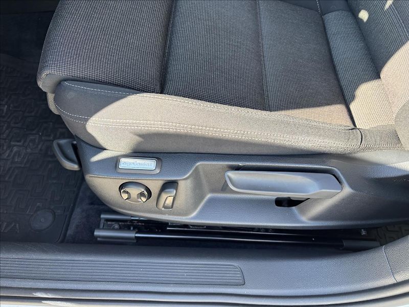 Volkswagen Passat 2,0 TDI 140kW DSG Comfortline - fotka 22 z 41