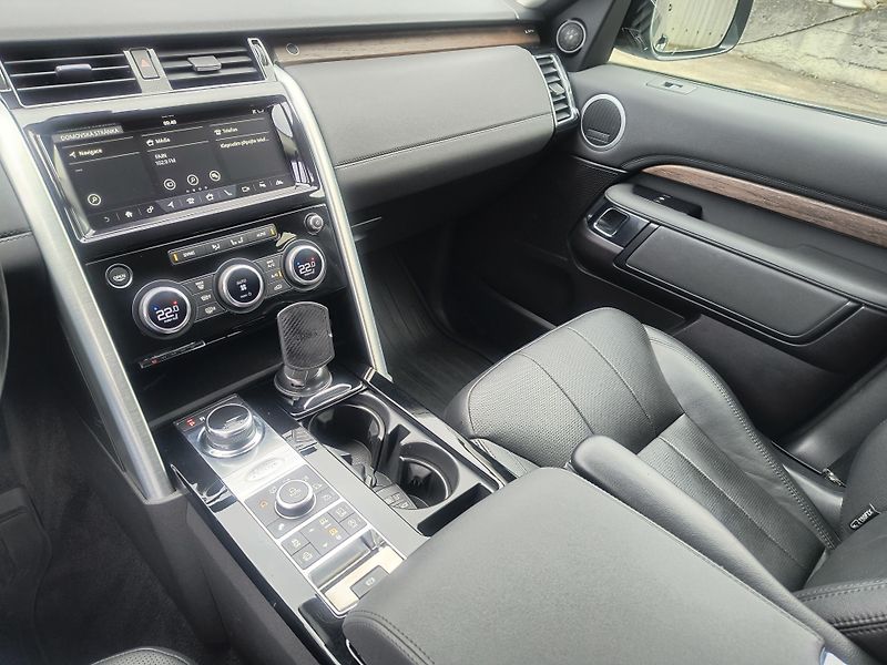 Land Rover Discovery (2018) 3.0 TD6 HSE AT 1.MAJ.ČR/VZDUCH - fotka 42 z 59