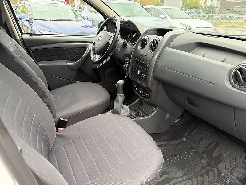 Dacia Duster 1.6 16V 77kW - fotka 7 z 9