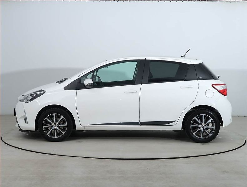Toyota Yaris (2019) Y20 1.5 Dual VVT-i, Serv.kniha - fotka 3 z 19