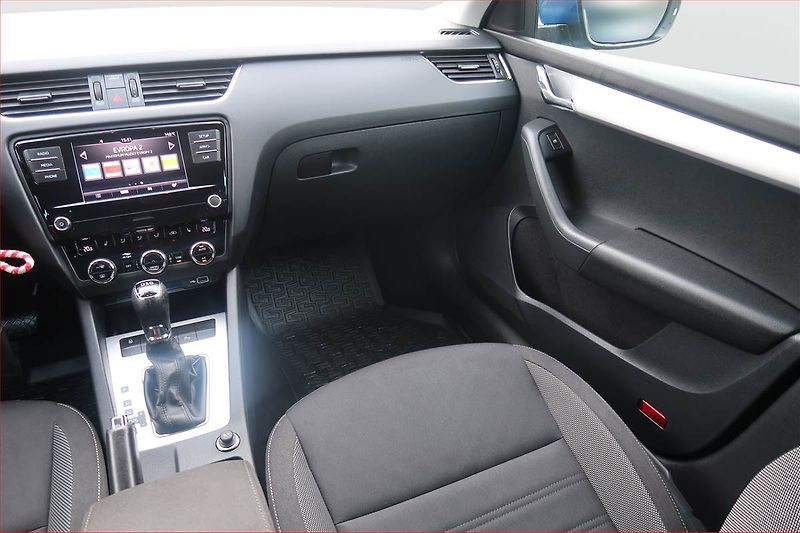 Škoda Octavia (2019) Ambition 1.5 TSI G-TEC - fotka 8 z 19