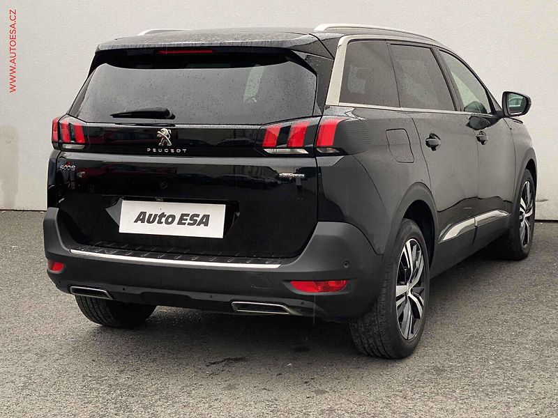 Peugeot 5008 (2019) 1.2 PT, GT Line, AT, LED - fotka 4 z 19