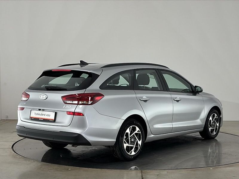 Hyundai i30 Smart DCT - fotka 2 z 26