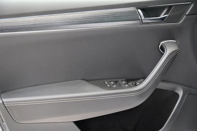 Škoda Superb - fotka 12 z 27