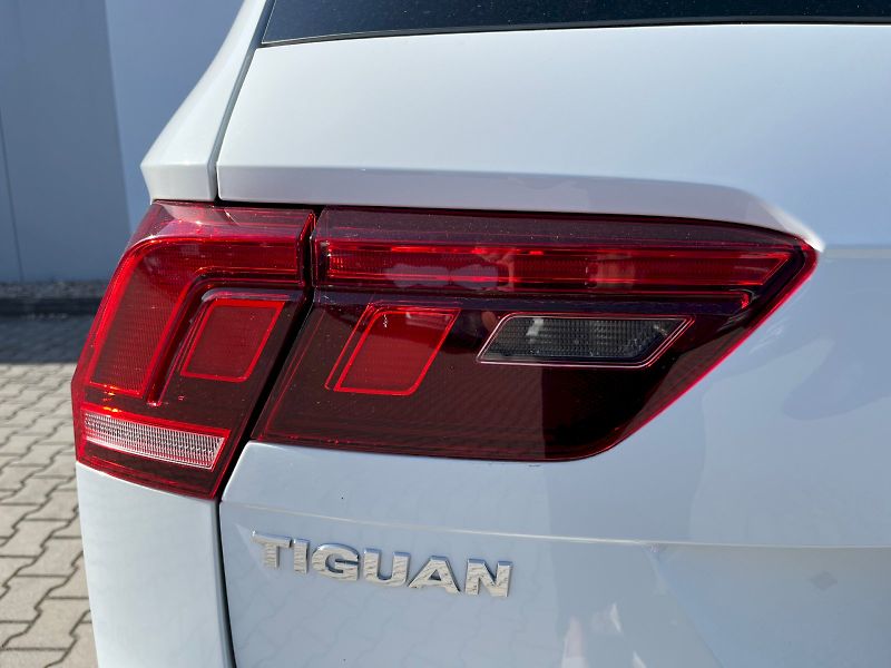 Volkswagen Tiguan (2019) 2.0 TSI DSG 4Motion - fotka 17 z 32