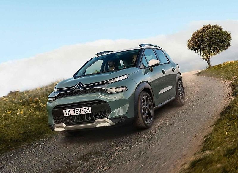 Citroën C4 X je absolutní novinkou a v segmentu patří k těm největším modelům