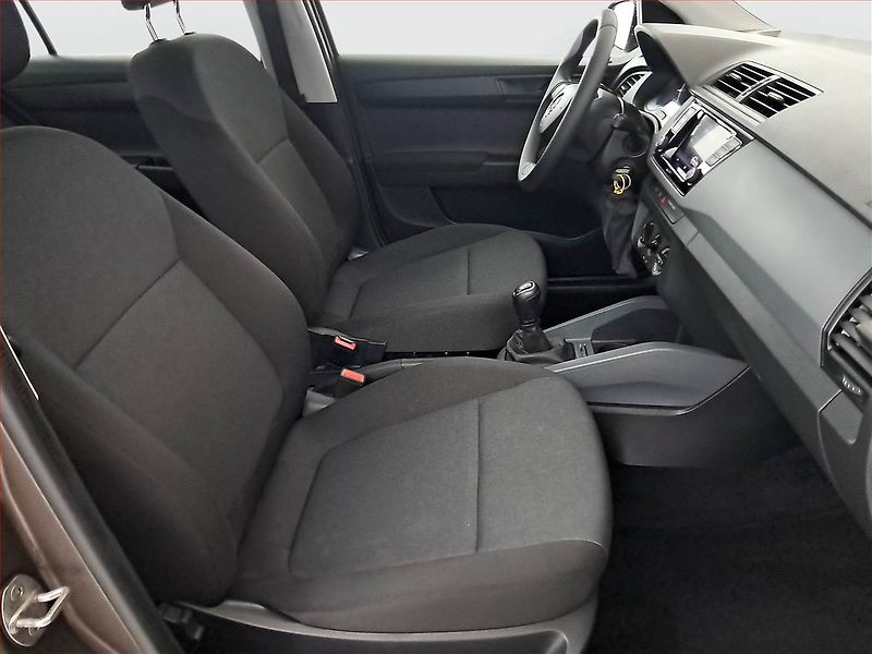 Škoda Fabia (2020) 1.0, Serv.kniha, Park. senzory - fotka 9 z 16