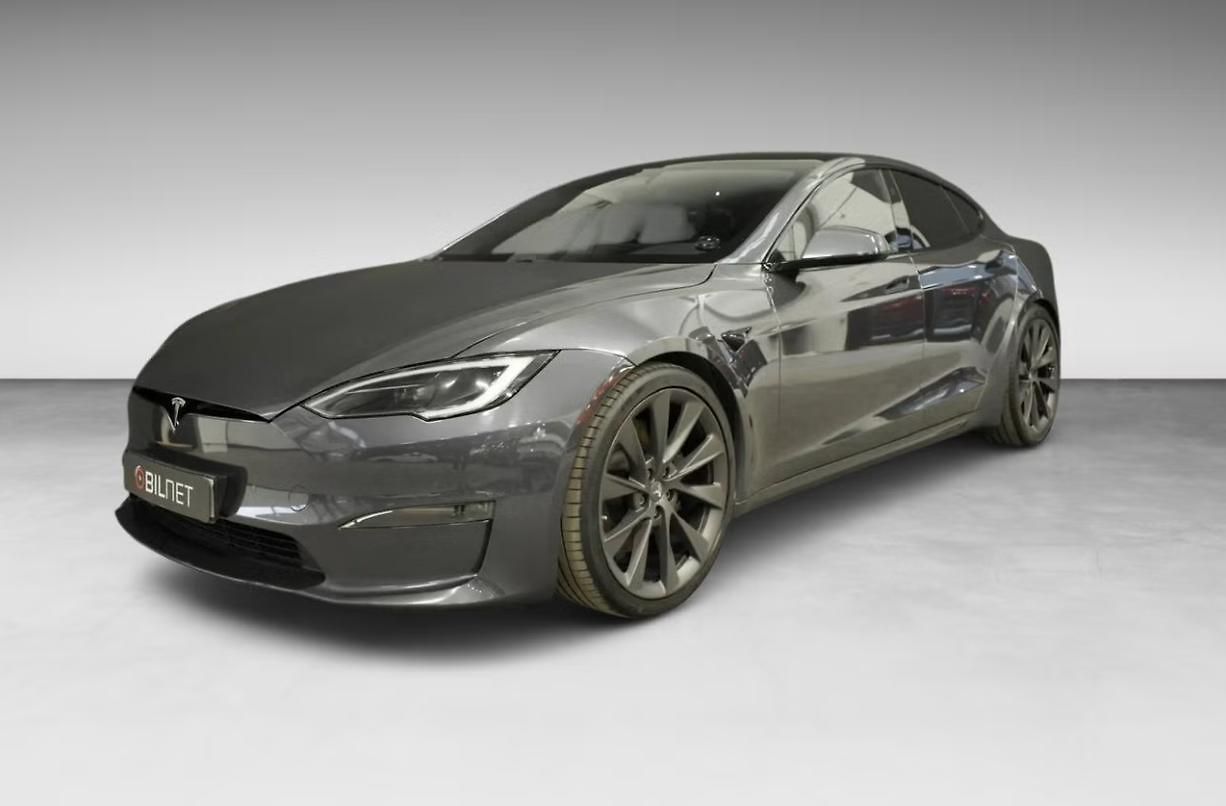 Tesla Model S LR AWD Tažné Panorama Kam Yoke