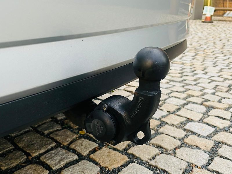 Škoda Superb 1.4TSI 4x4 MANUÁL VÝHŘEV TAŽNÉ - fotka 20 z 45