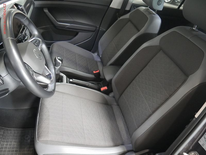 Volkswagen T-Cross (2023) 1.0 TSi, 2.maj,ČR, Style, LED - fotka 9 z 20