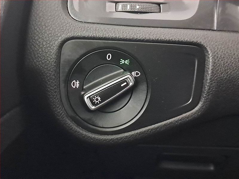 Volkswagen Golf (2018) 1.0 TSI, Tempomat - fotka 16 z 20