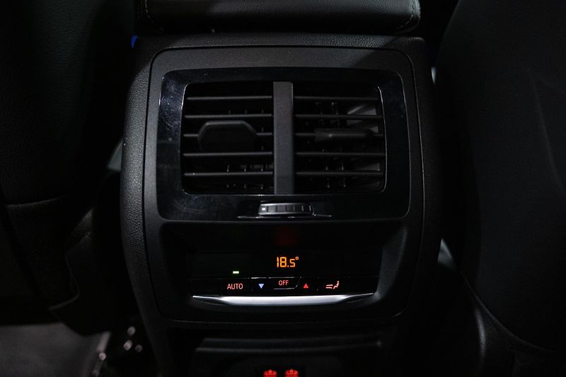 BMW X4 (2023) M40D 4x4 LASER NEZAVISLÉ TAŽNÉ - fotka 42 z 42