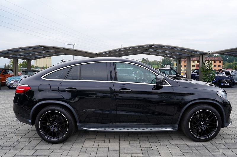 Mercedes-Benz GLE 350d 4Matic AMG/260PS/ČR - fotka 7 z 43