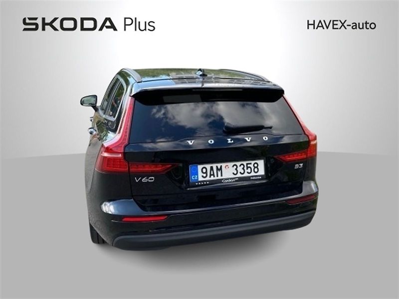 Volvo V60 (2023) 2.0 B3 AT Core - fotka 4 z 6
