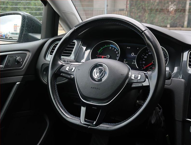 Volkswagen Golf (2020) 32 kWh - 37 Ah, SoH 92% - fotka 18 z 21