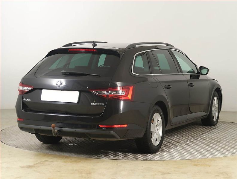 Škoda Superb (2017) Ambition Plus 2.0 TDI, Navi - fotka 5 z 21