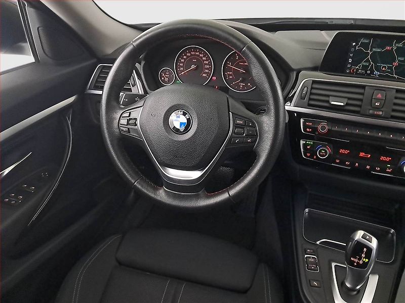 BMW Řada 3 (2018) Edition Sport 320d xDrive GT - fotka 7 z 19
