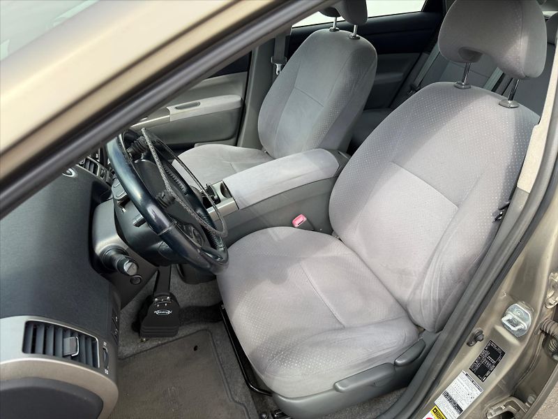 Toyota Prius 1,5 ÚPRAVA ZTP-RUČNÍ OVLÁDÁNÍ - fotka 10 z 15