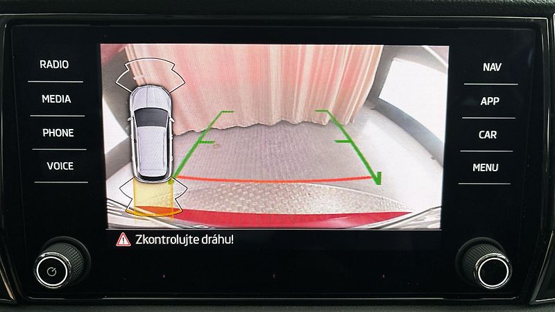 Škoda Karoq 2.0 TDI Style - fotka 12 z 28