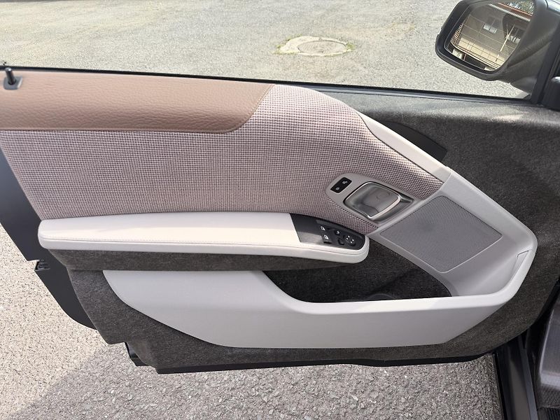 BMW i3 (2021) 120 Ah • 2021 • TOP výbava  - fotka 10 z 31