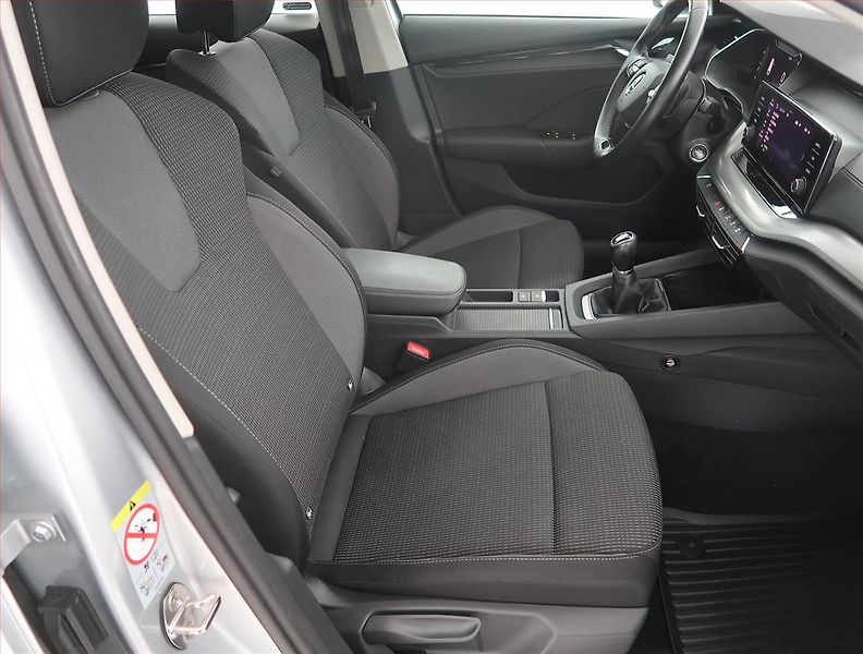 Škoda Octavia (2022) Ambition 2.0 TDI, ČR,1.maj - fotka 9 z 20
