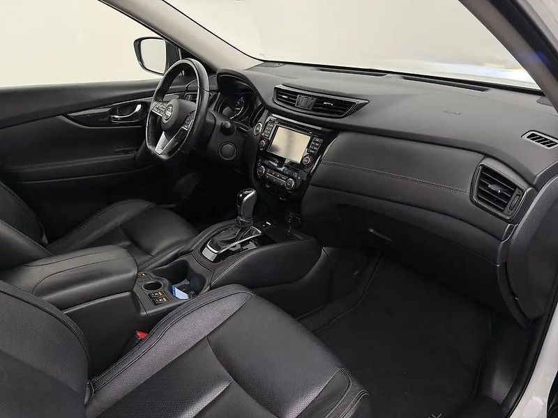 Nissan X-Trail 1.3 DIG-T 116kW Aut. Tekna TZ  - fotka 4 z 12