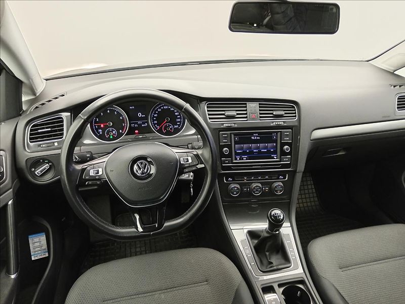 Volkswagen Golf 1,5   TGI Comfortline - fotka 14 z 16