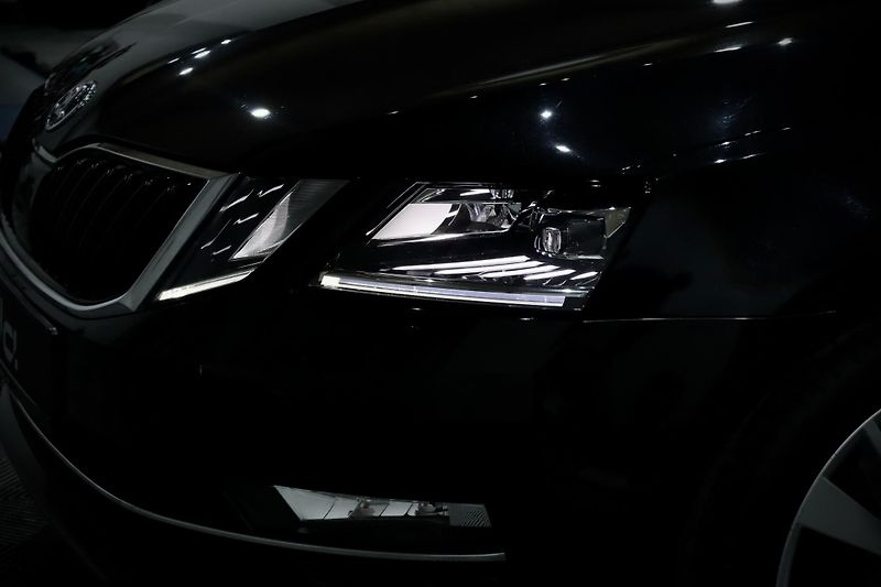 Škoda Octavia 3 FL Combi 1.4 TSI 110 kW - fotka 9 z 31
